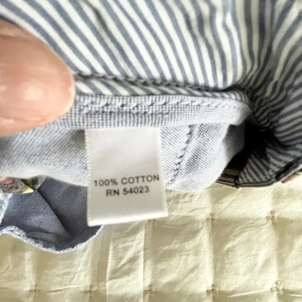 Banana Republic details brand